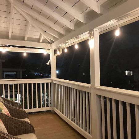 Near Train Station Gorgeous 3-Bedroom Apartment With Patios Boston Exterior foto