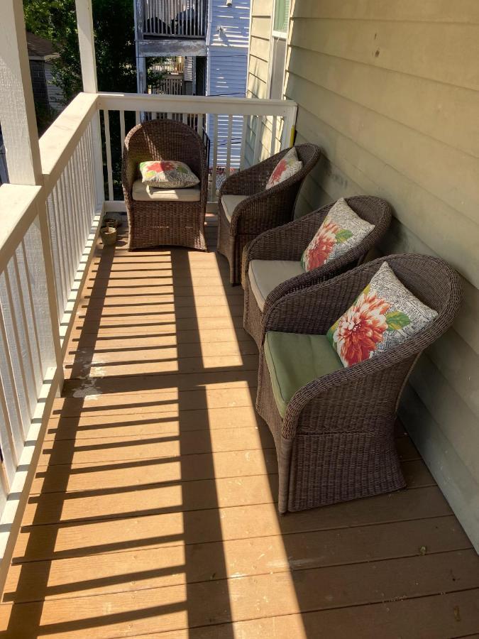 Near Train Station Gorgeous 3-Bedroom Apartment With Patios Boston Exterior foto